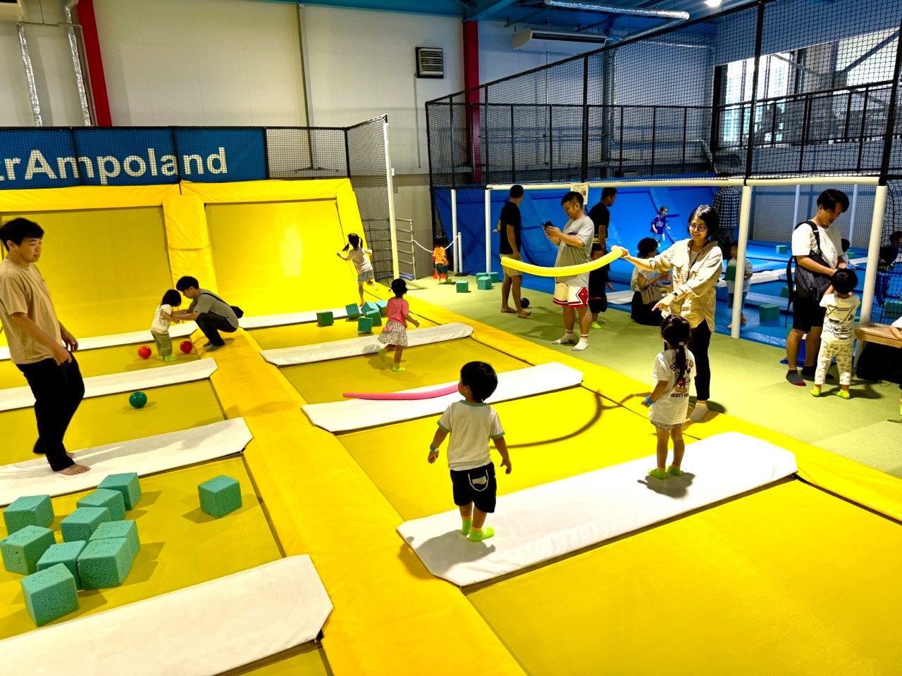 東京の子供向け人気トランポリン施設比較！雨の日の遊び場決定版