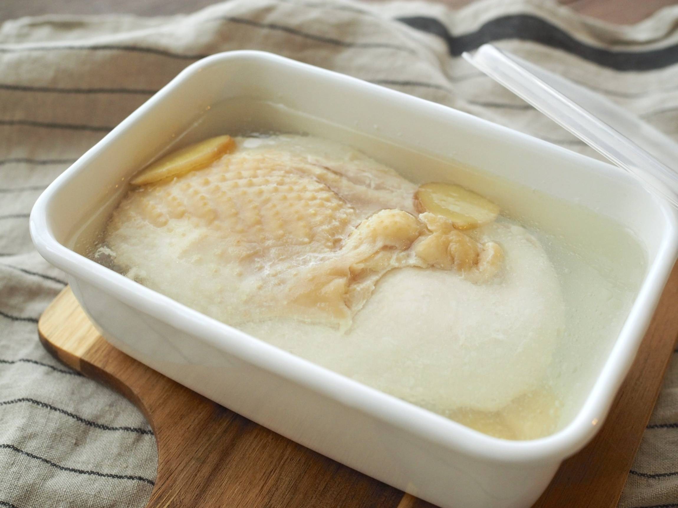 鶏胸肉の茹で方は余熱が命！冷めてもしっとり柔らかい黄金比の真相