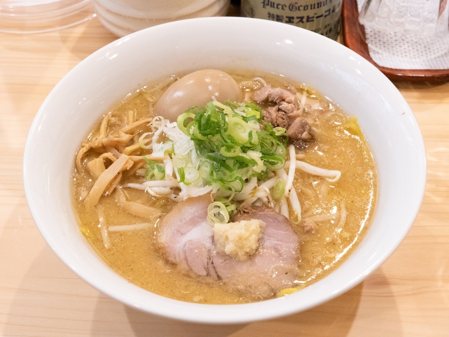 三ん寅の味噌が放つ圧倒的熱気！すみれ直系の真髄と行列攻略法を徹底解剖