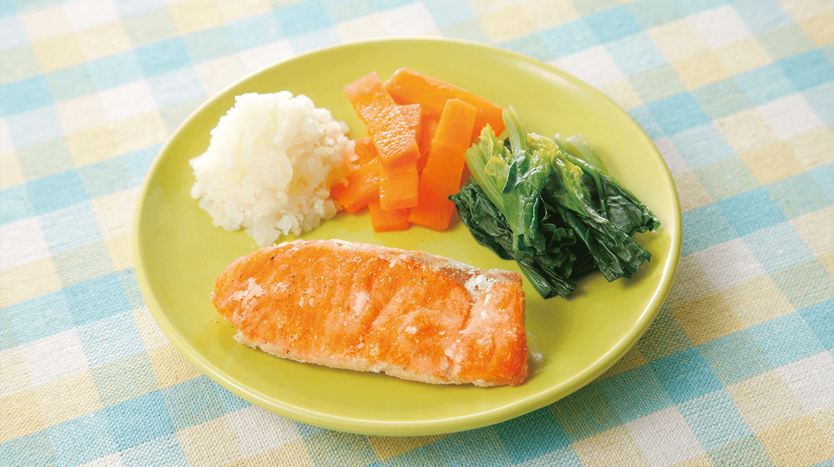 1歳児がパクパク食べる！パサつき解消の鮭レシピ＆神下処理術を徹底解説