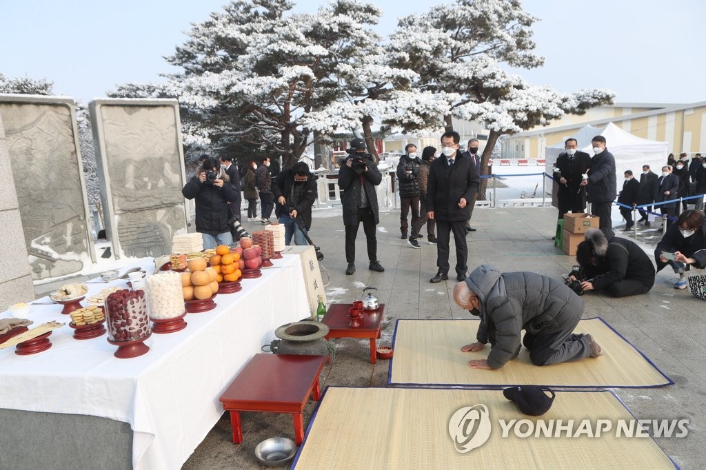 朝鮮王の土下座「三田渡の屈辱」とは？清への降伏儀式と歴史の真相
