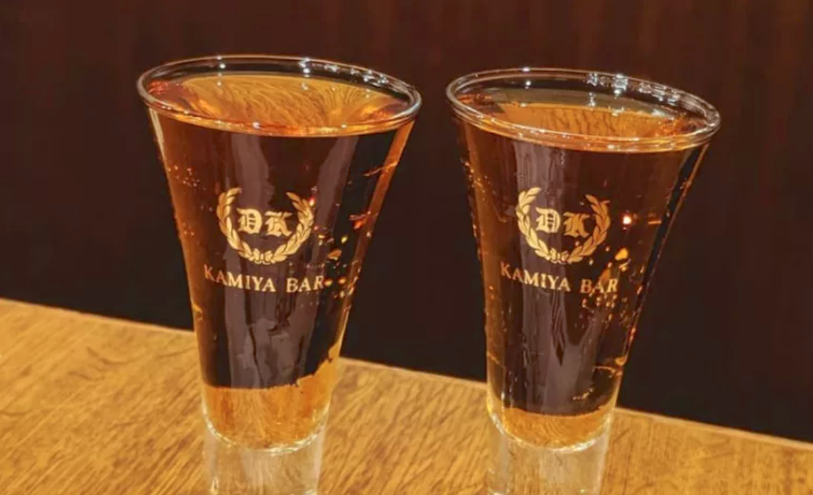 神谷バー「電気ブラン」が痺れる本当の理由とは？度数・味・飲み方を完全解説