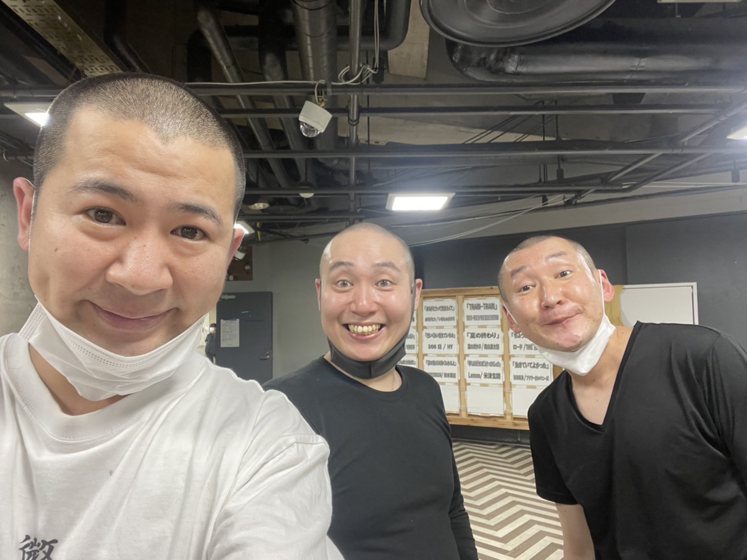 坊主頭の芸人が髪を捨てた理由とは？人気スキンヘッド芸人の転機と真相