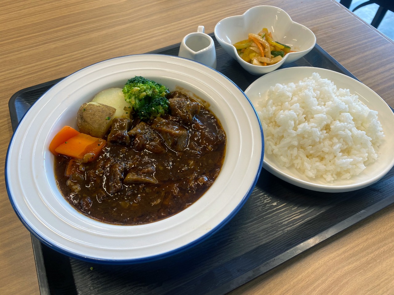 清柳食産の黄金カレーとホルモンメンチが福岡柳川で絶賛される真の理由