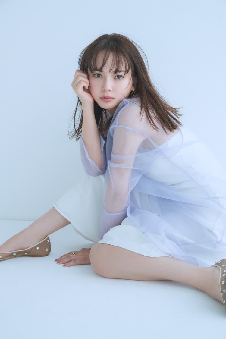 多部未華子のスタイルが神がかる理由｜産後も際立つ小顔と美脚の秘訣