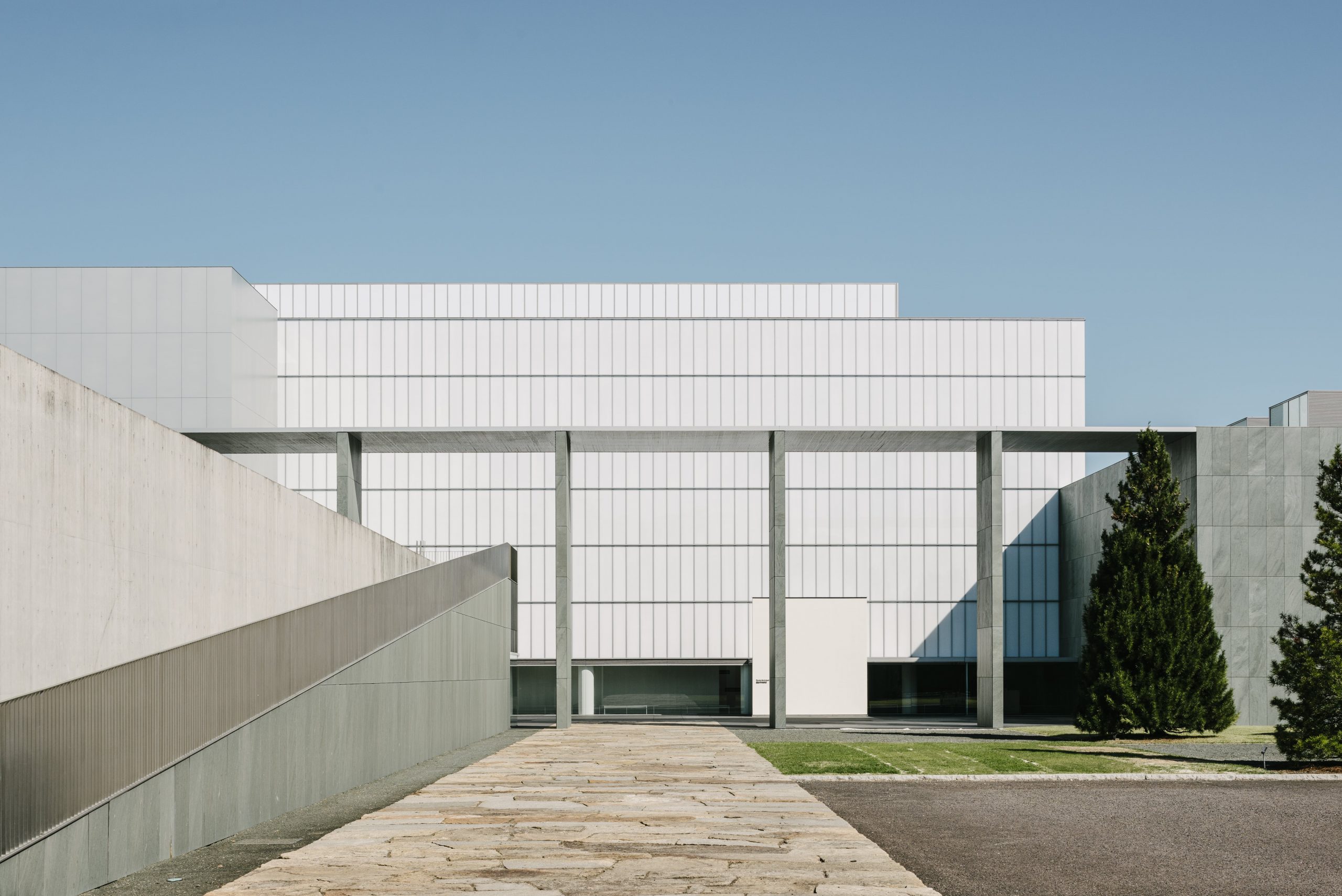 豊田市美術館の建築美と見どころ解剖！2026最新展覧会＆カフェ情報