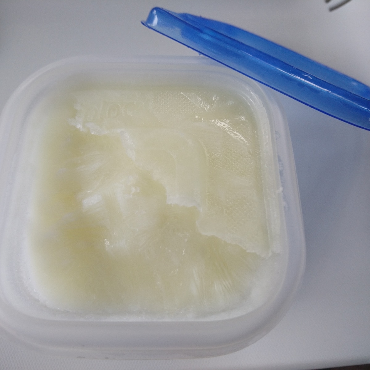 ヨーグルト冷凍保存の真実！乳酸菌の生存と分離を防ぐ絶品活用術