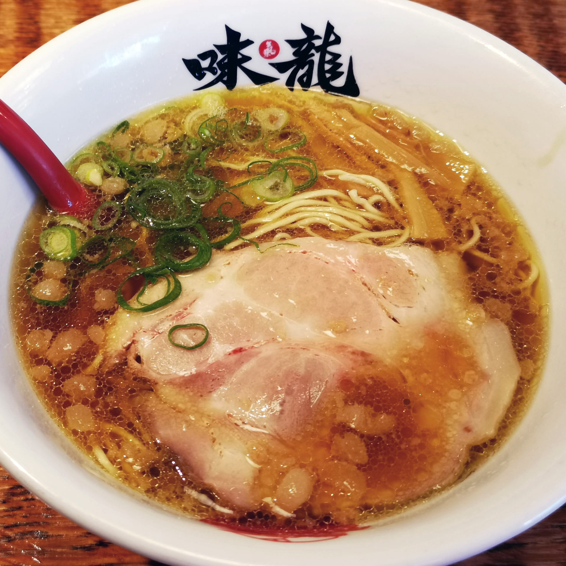 尾道ラーメン味龍が愛される3つの理由と背脂醤油の秘密を徹底解説