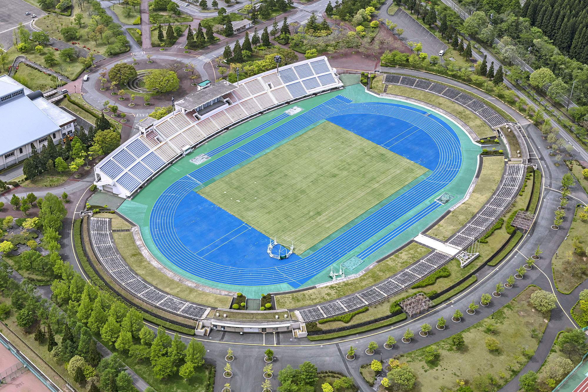 雄和陸上競技場の利用法完全ガイド！予約・料金と空港アクセスを解説