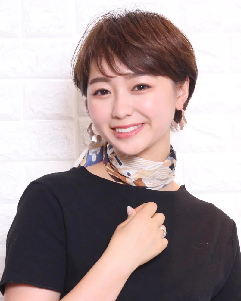ハチ張り芸能人の小顔ヘア術！人気女優が実践する骨格カバーの極意