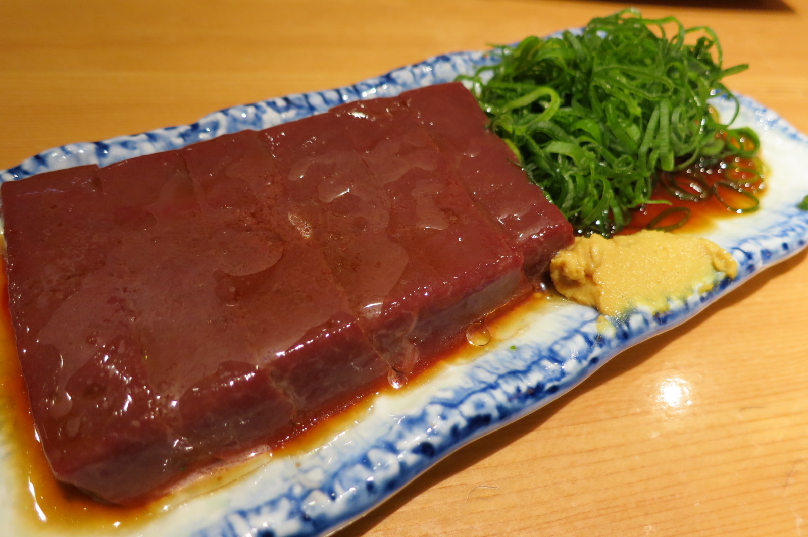 生レバーの味とは？熱狂的ファンを生んだ食感と合法な代替品を徹底検証