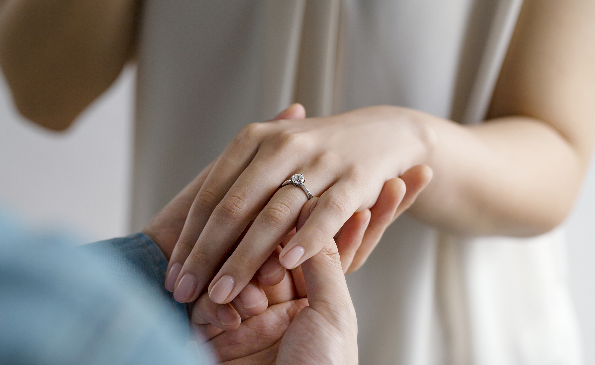 婚約者とはどの段階から名乗れる？恋人との違いと法的権利・慰謝料の真実