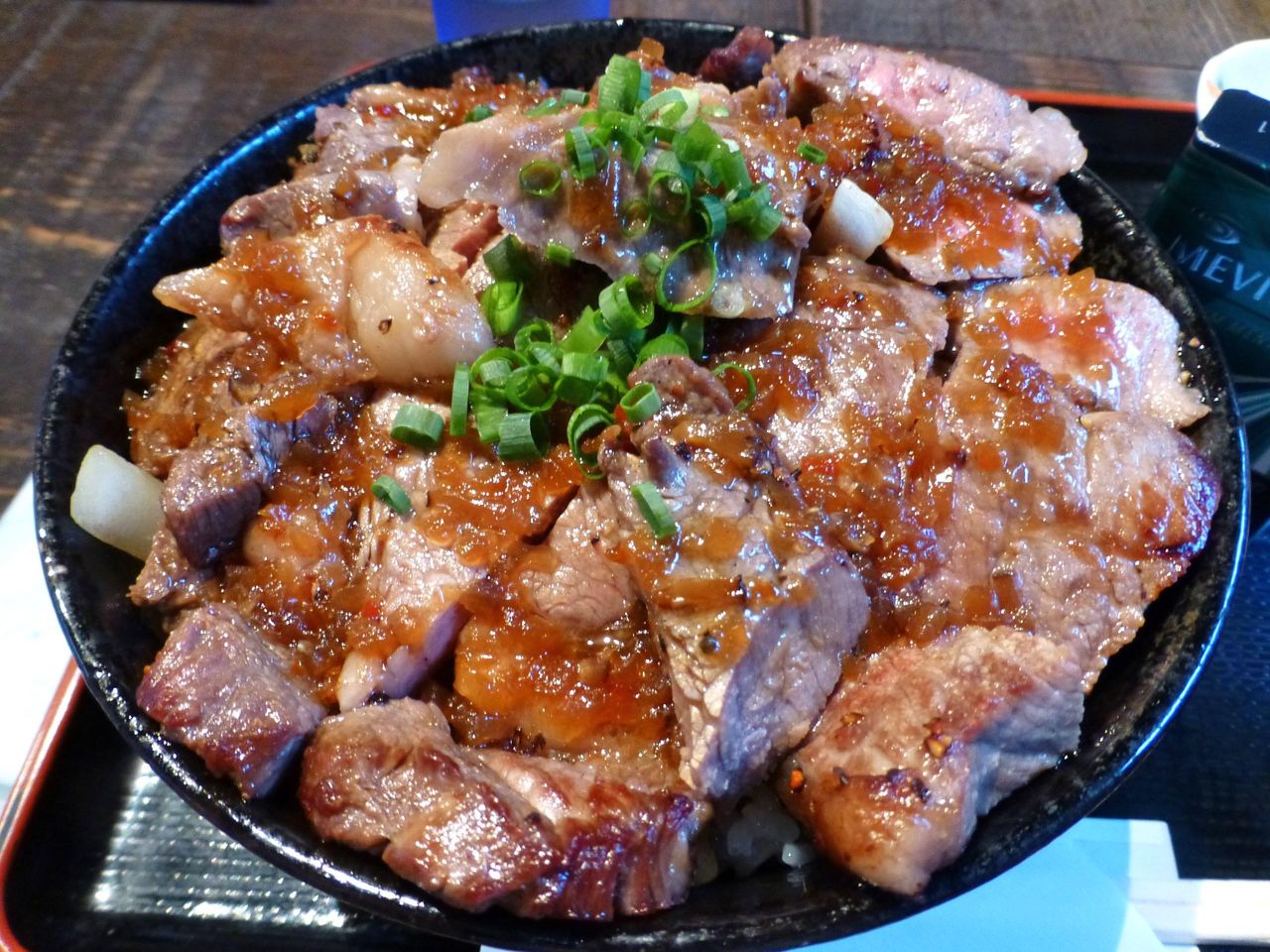 上尾「食事処 高半」行列の理由とは？名物海鮮丼の迫力と2026最新攻略法