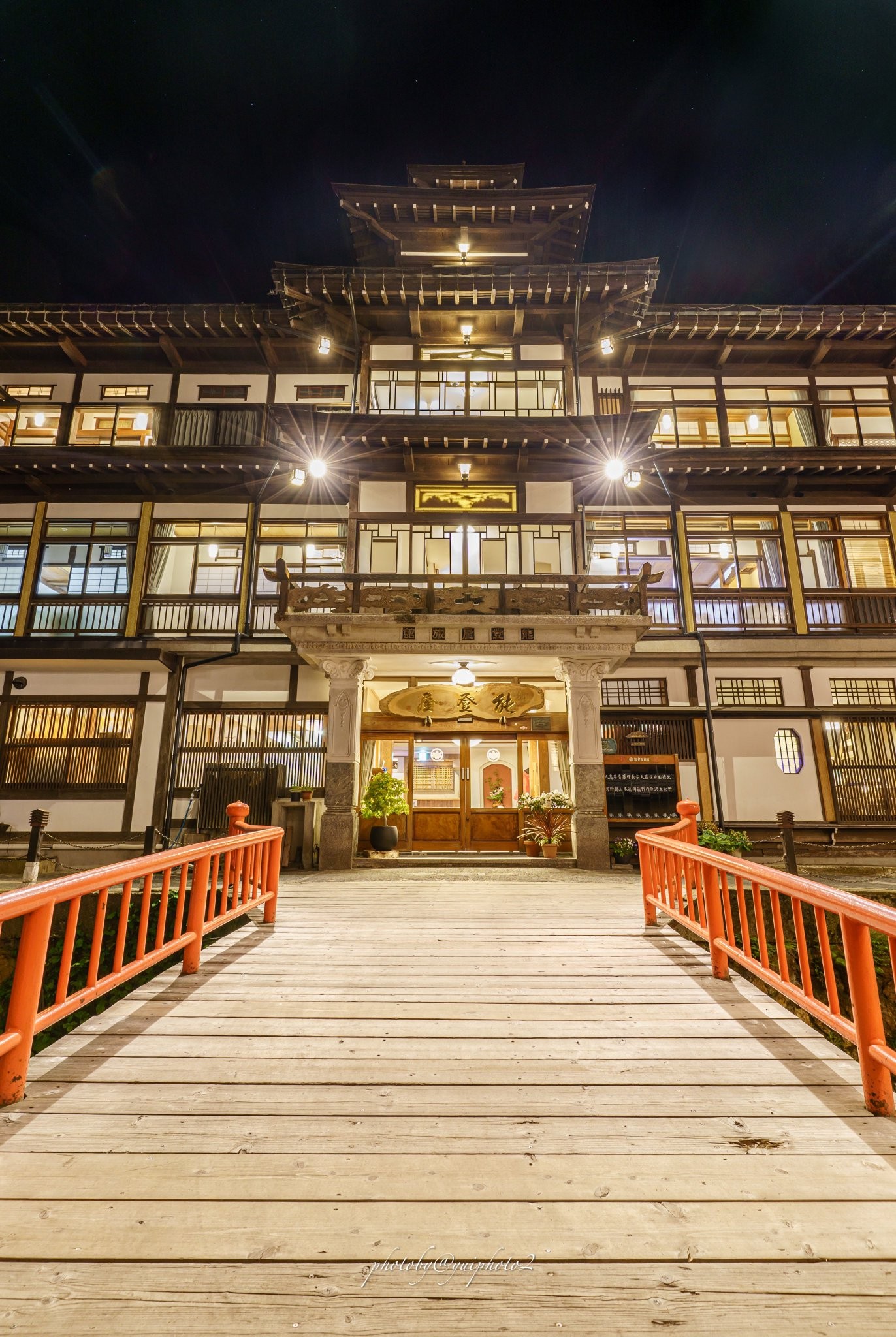 銀山温泉は千と千尋のモデルか？能登屋旅館とジブリ公式の真相検証
