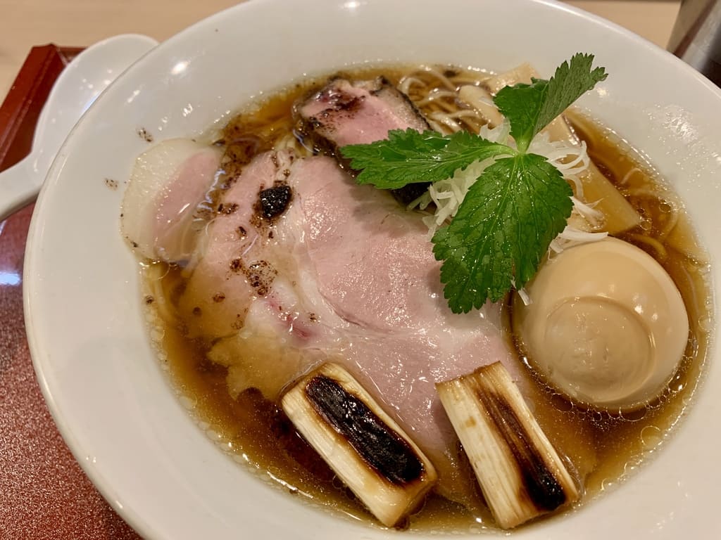 燃えよ麺助の待ち時間と並び方完全攻略！鴨と貝の極上麺と評判を徹底検証