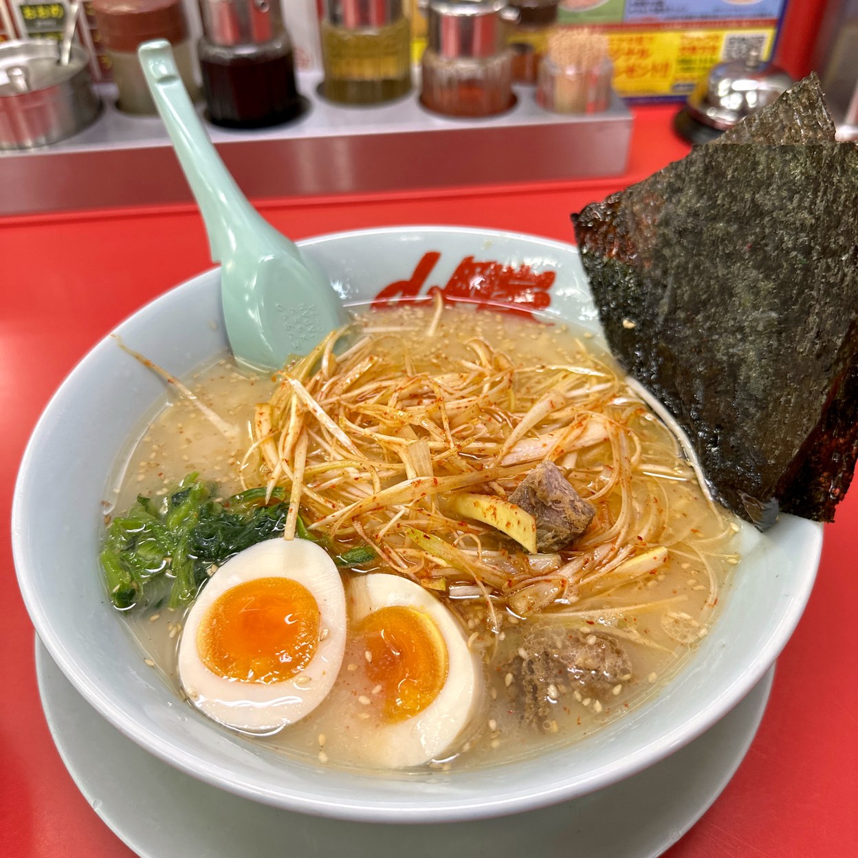 山岡家名古屋宝神店が愛知で熱狂を呼ぶ理由！混雑と裏技を徹底解剖