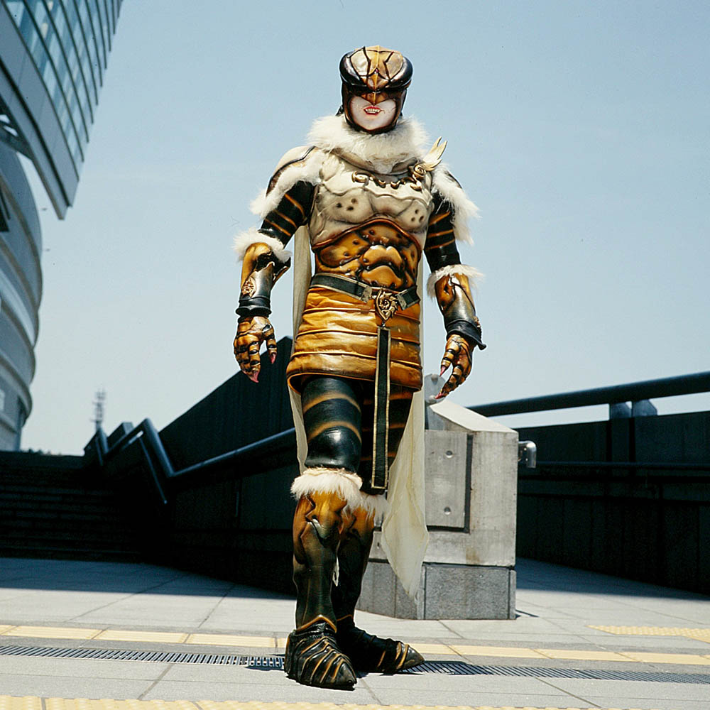 仮面ライダー歴代「蜂」モチーフ徹底解説！蜂女からハチオーグの衝撃裏設定