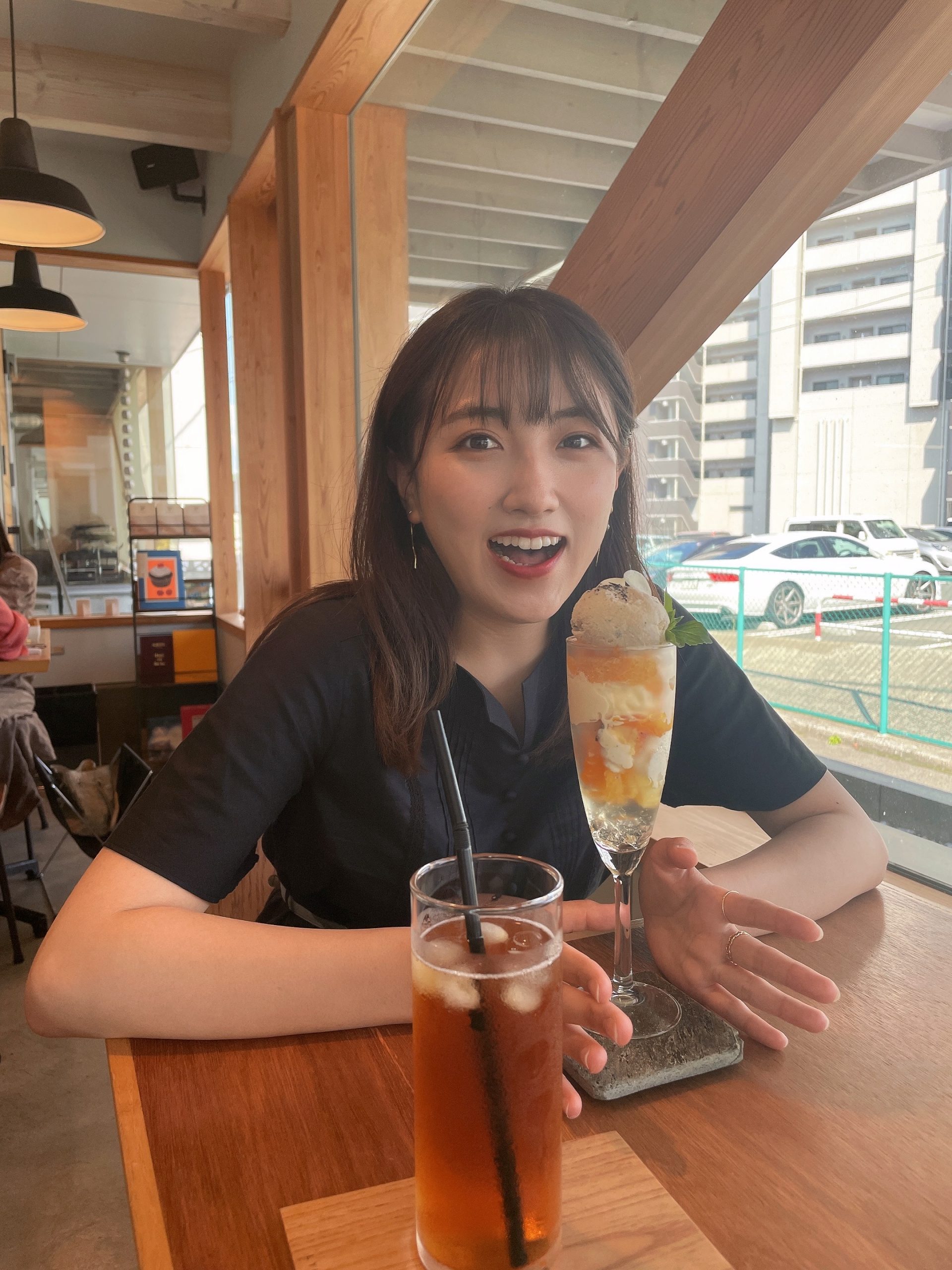 安藤万結の現在と退社理由の真相！結婚の噂や慶應卒の華麗な経歴を解説