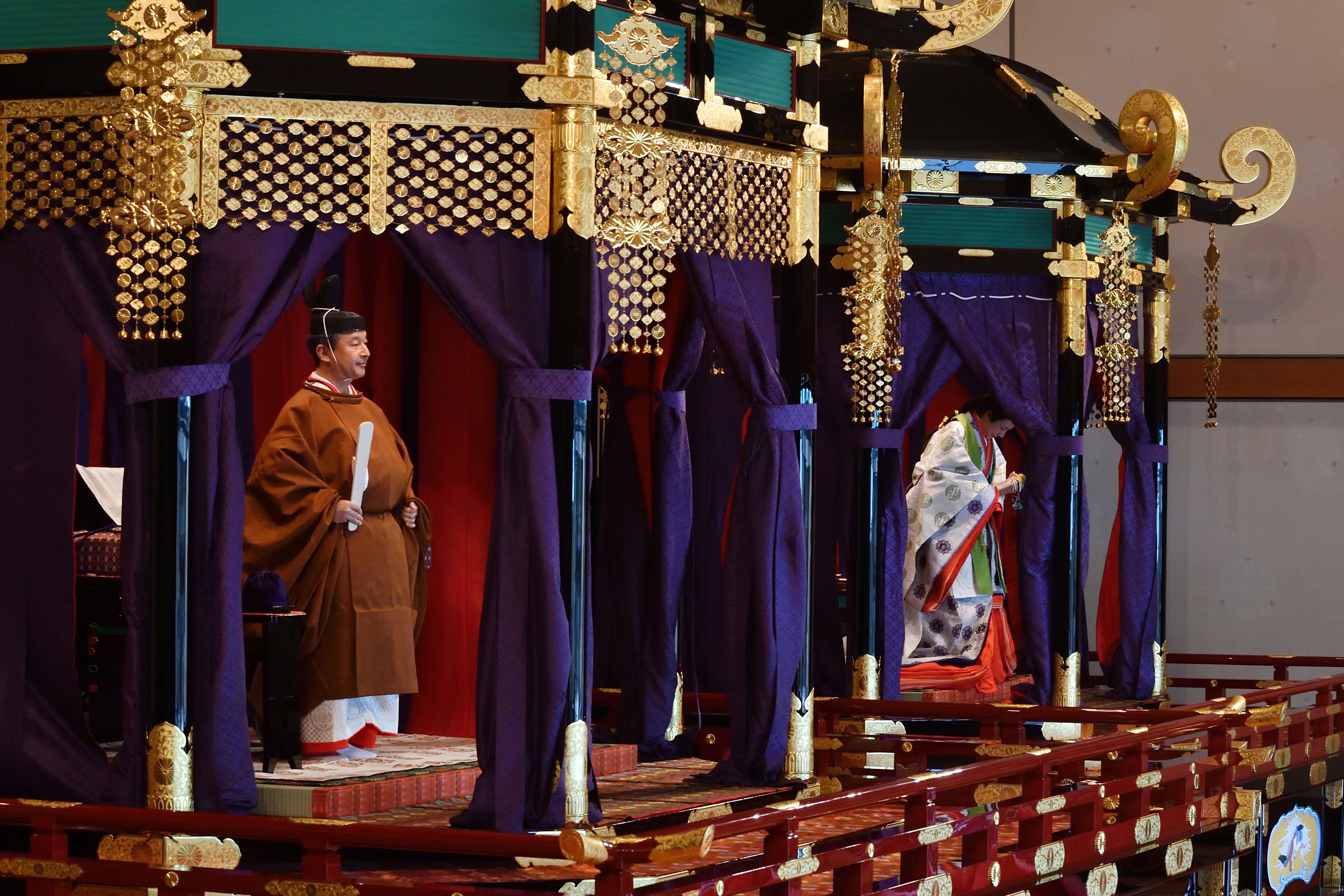 即位の礼とは？大嘗祭との違いや費用・世界の反響まで儀式の全貌を解説