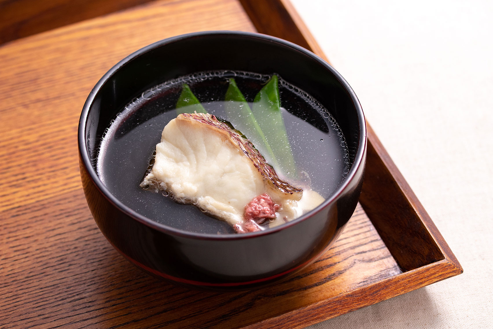 鯛のすまし汁を料亭級に！生臭さを消す下処理の極意と黄金比率レシピ