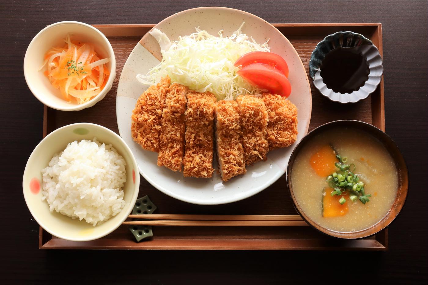 とんかつの副菜決定版！相性抜群のさっぱり小鉢と簡単献立