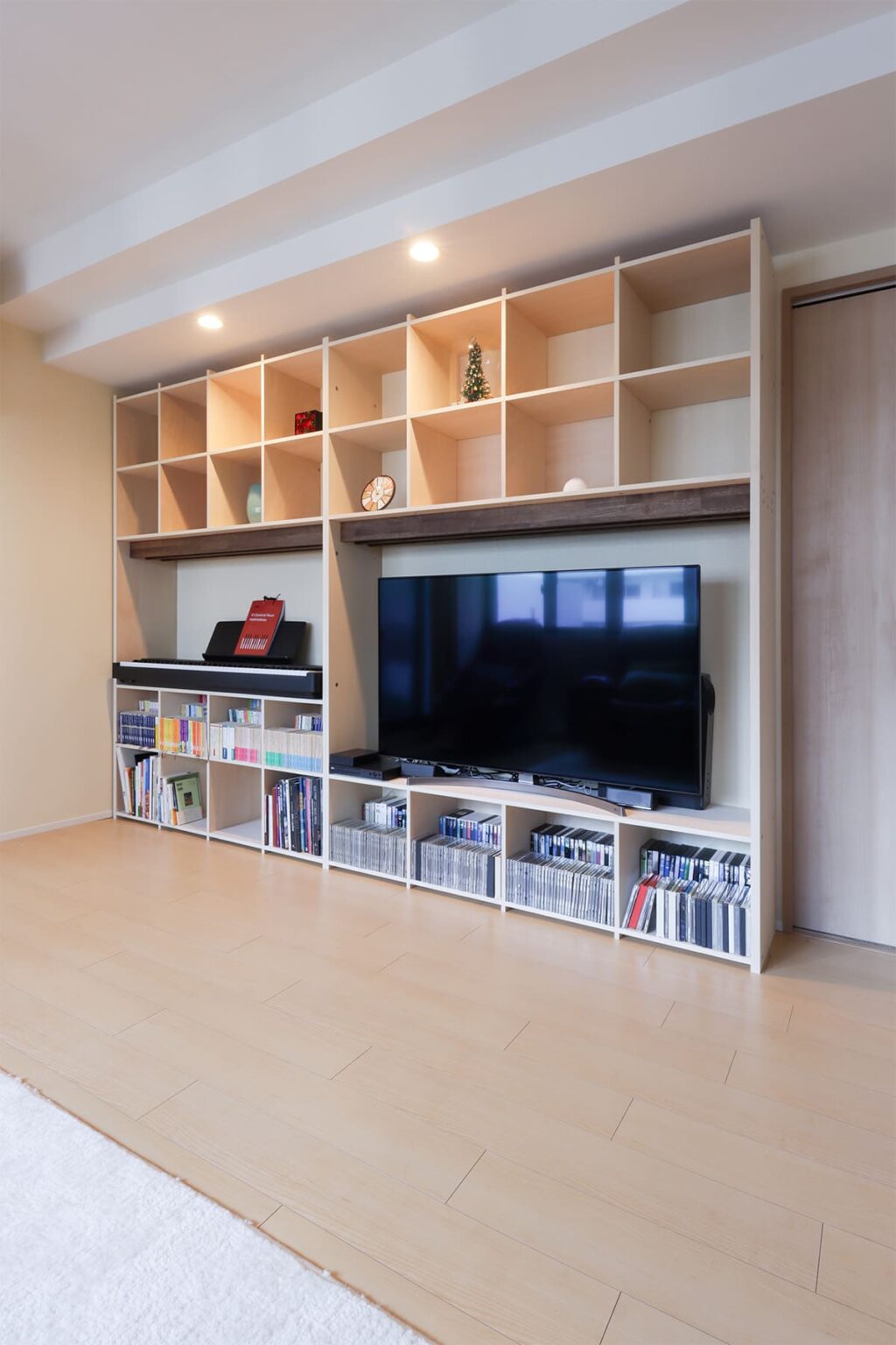 テレビ台と本棚の一体型は後悔する？狭いリビングが劇的に片付く真相を徹底解説