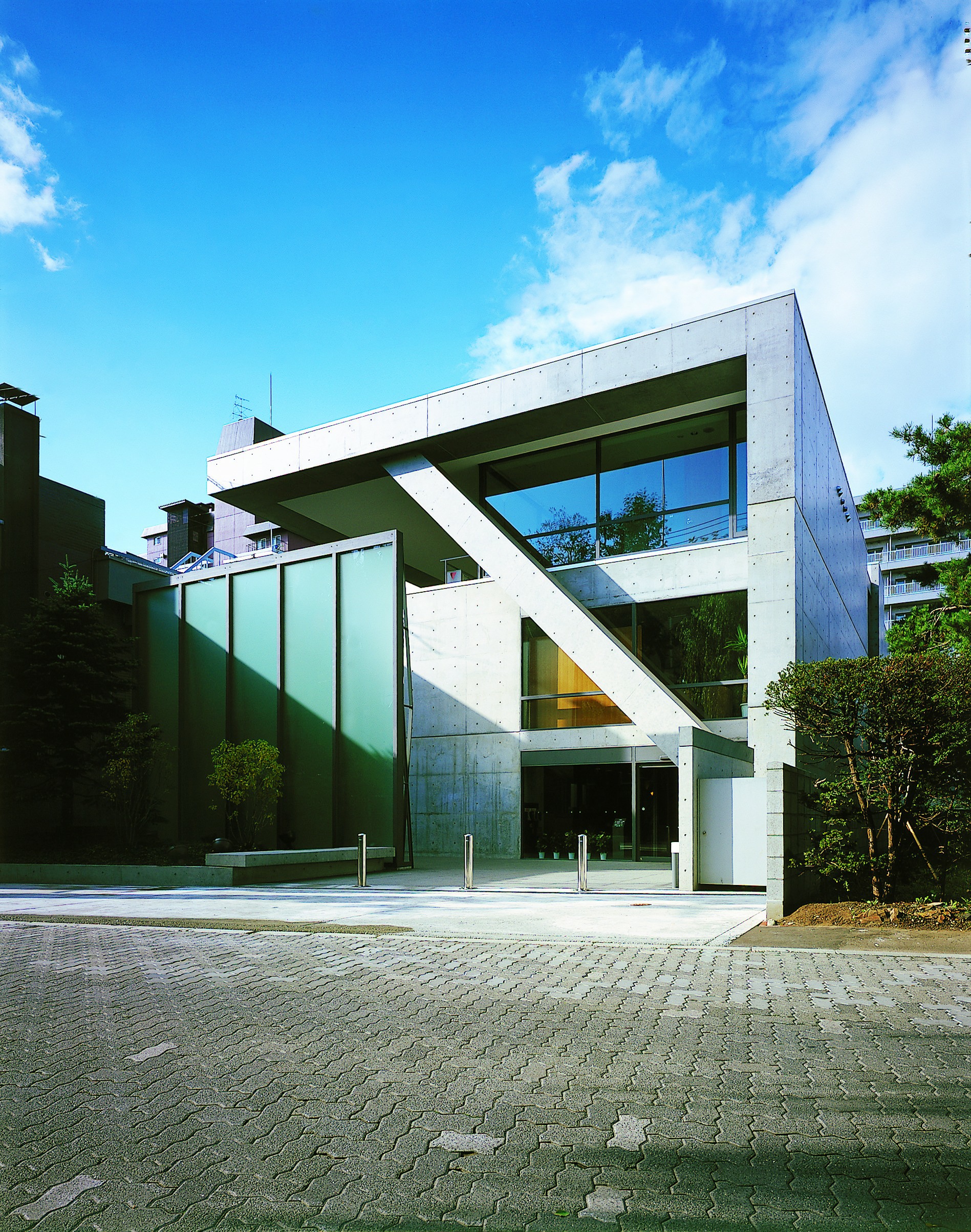 渡辺淳一文学館の現在と閉館疑惑の真相！安藤建築の魅力と最新利用ガイド