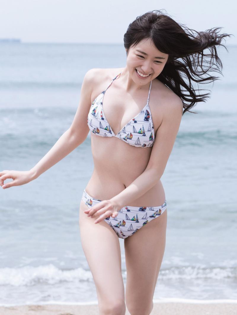 高山一実の美脚とグラビアの軌跡｜写真集の魅力と現在を徹底検証
