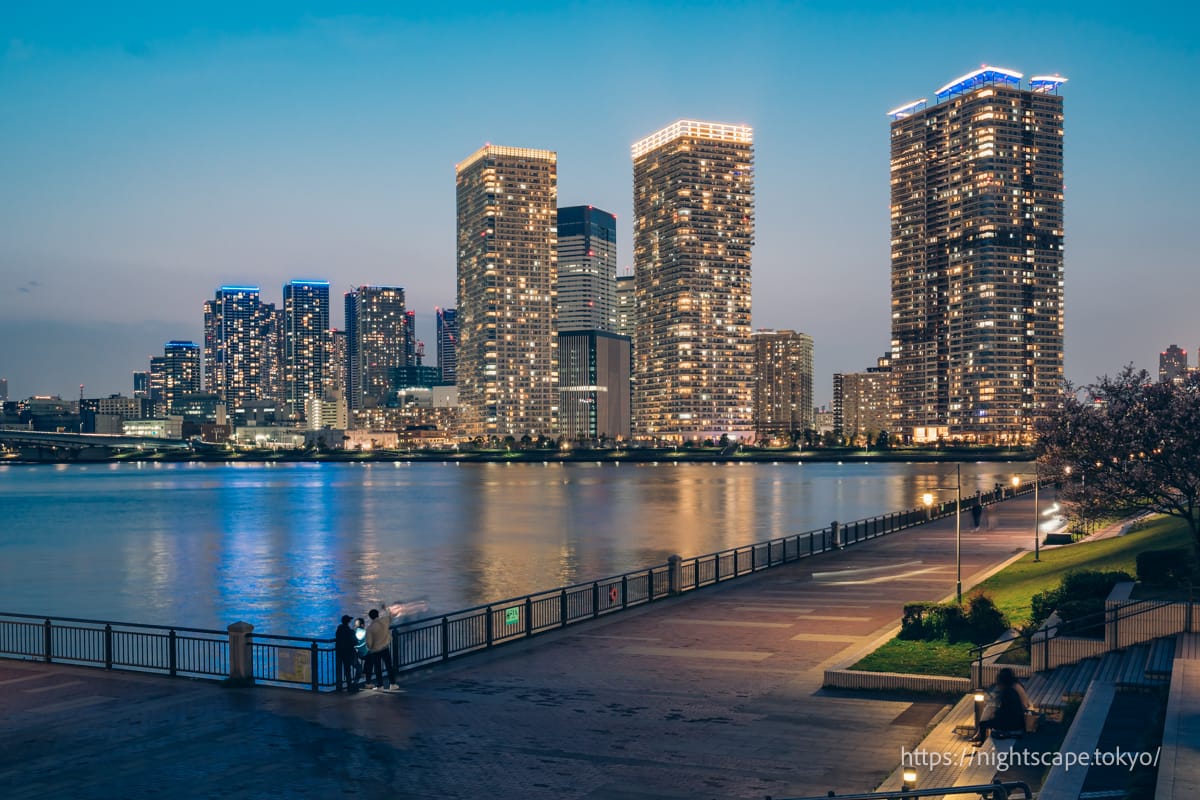春海橋公園の現在と旧晴海鉄道橋の真相！夜景・釣り・ららぽーと最新情報