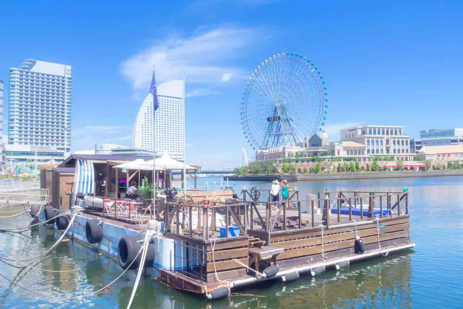 海に浮かぶヘミングウェイ横浜の評判検証！スープカレーと絶景の実力