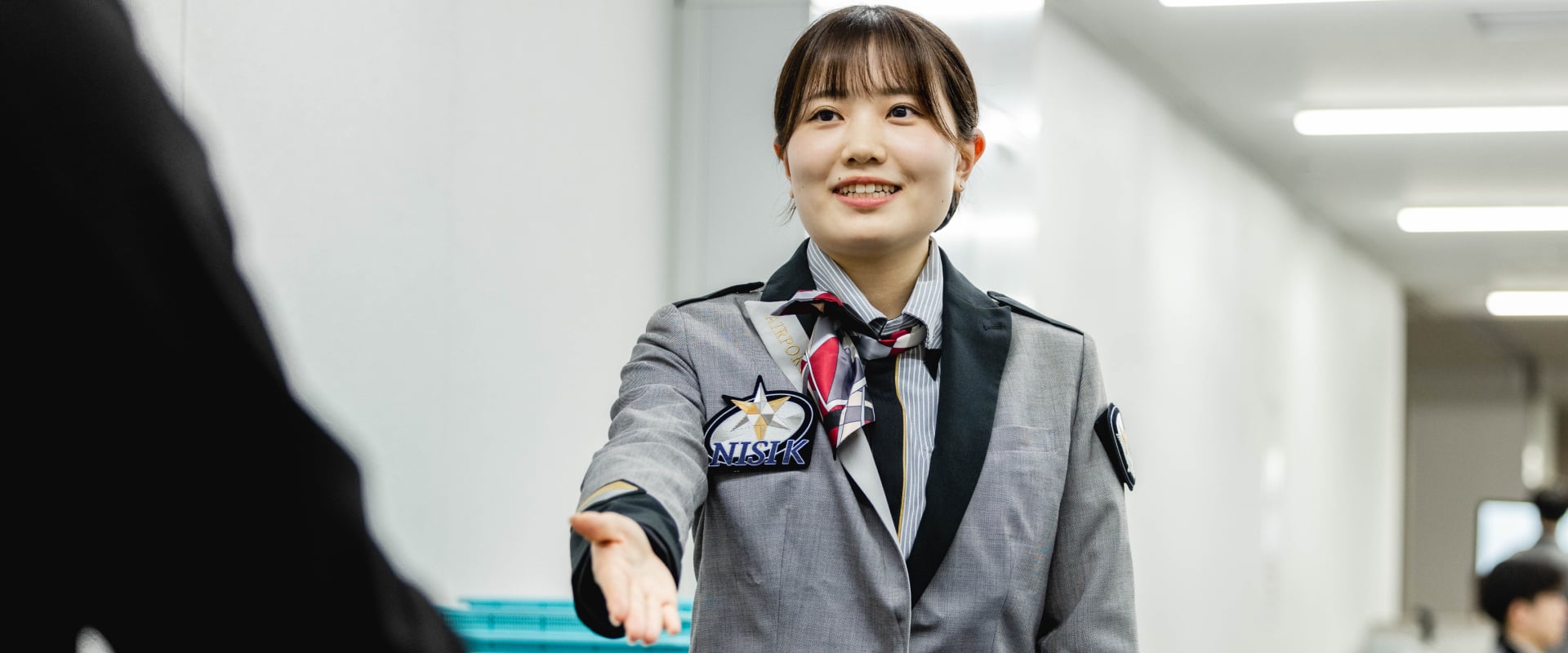 保安検査員はきつい？年収と離職率の真相や合格率・待遇改善を徹底検証