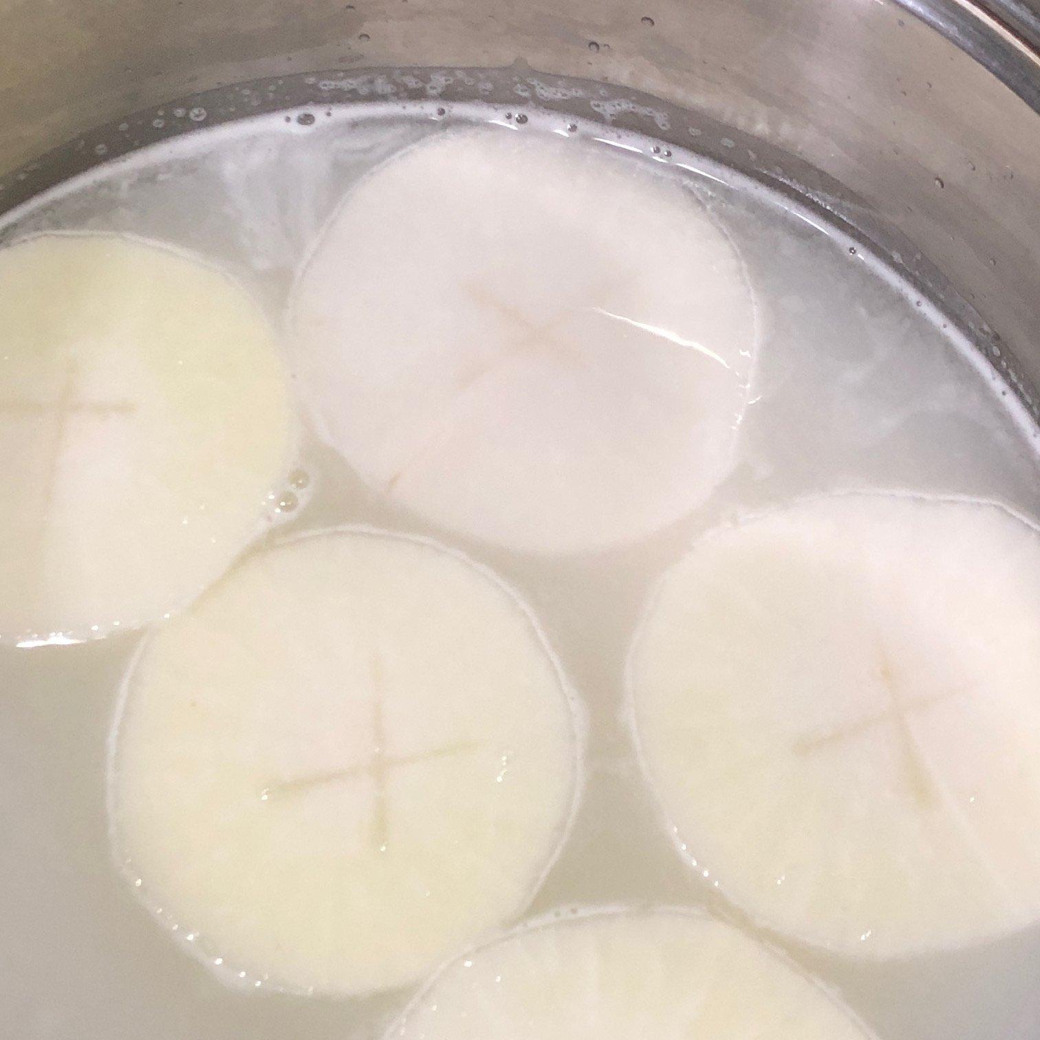 なぜおでんの大根は下茹でする？劇的に味が染み込む時短裏技を徹底解説