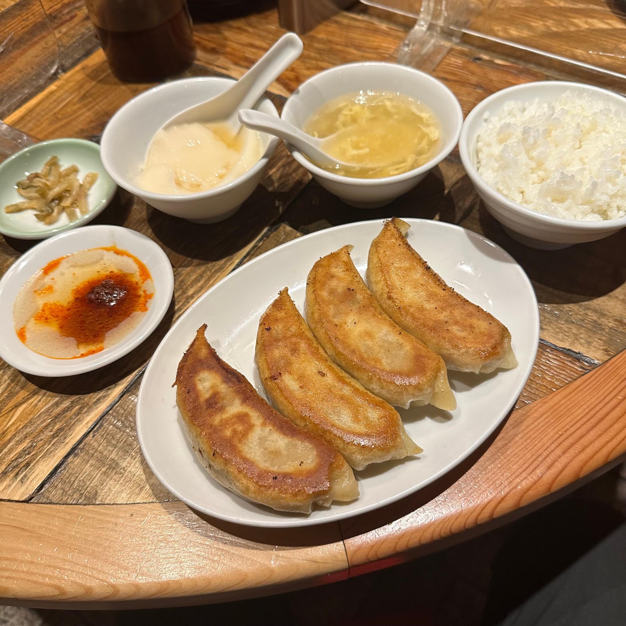 東京駅の絶品餃子2026！改札内の穴場から八重洲の名店まで徹底比較