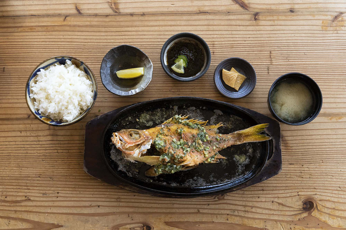 糸満漁民食堂の真価を解剖｜名物バター焼きと行列・予約の最新実態