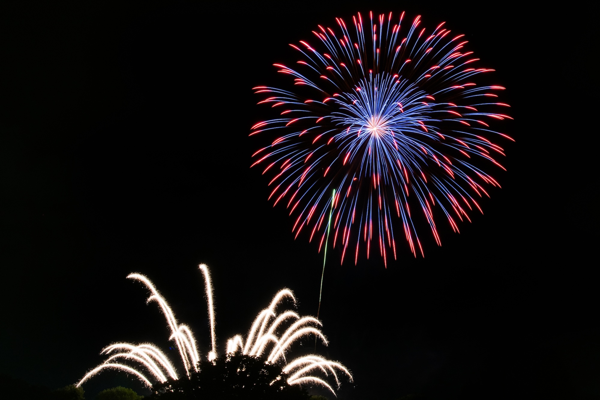 【2026最新】山形の花火大会完全攻略！赤川・最上川の穴場と有料席