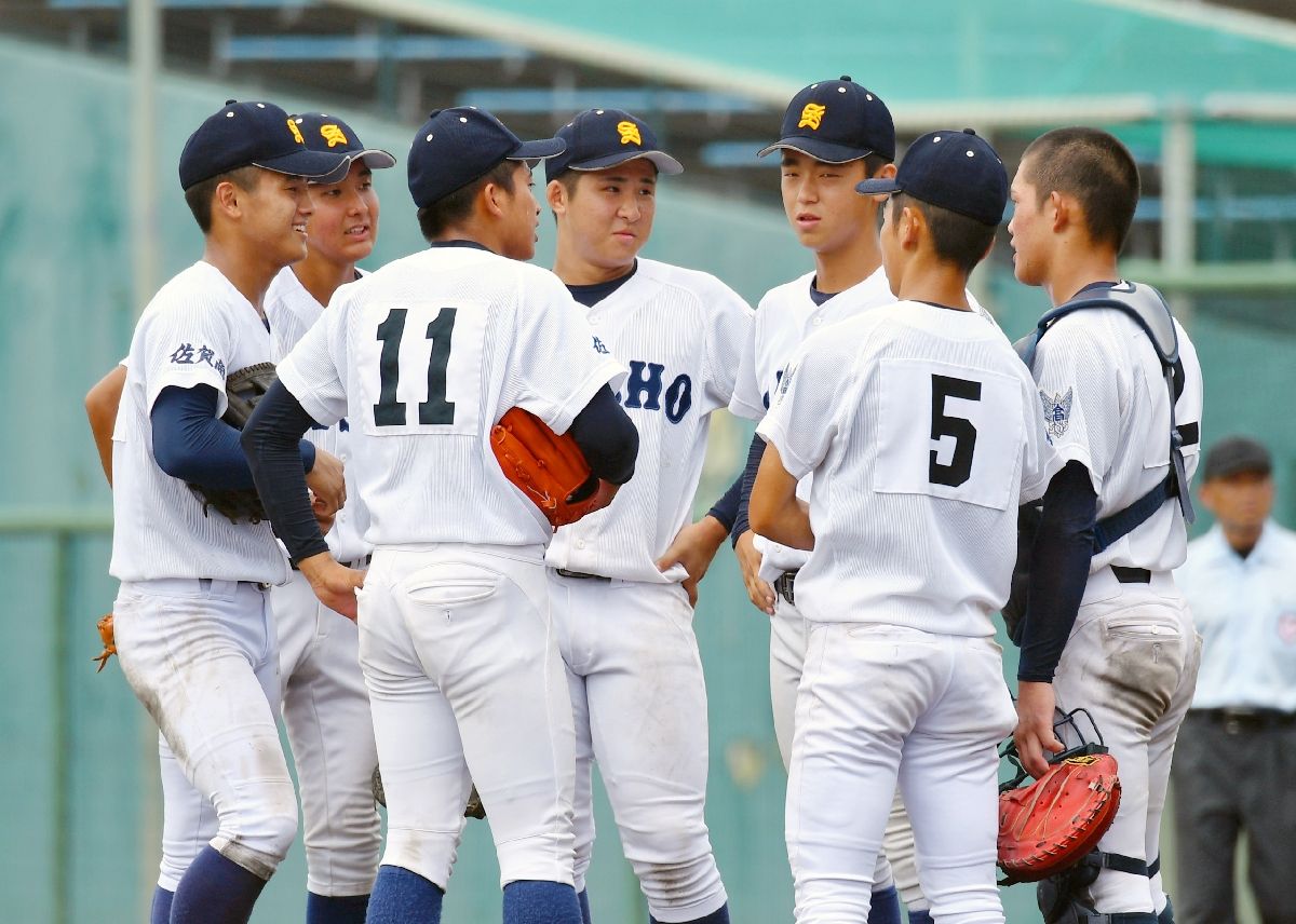 伝説のサヨナラ満塁弾から2026年の挑戦へ。佐賀商業が甲子園の土を踏むたび、なぜ日本中のファンは胸を熱くするのか