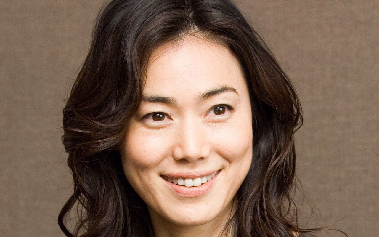 布袋寅泰の元妻・山下久美子の現在｜離婚理由と略奪劇の真相全貌
