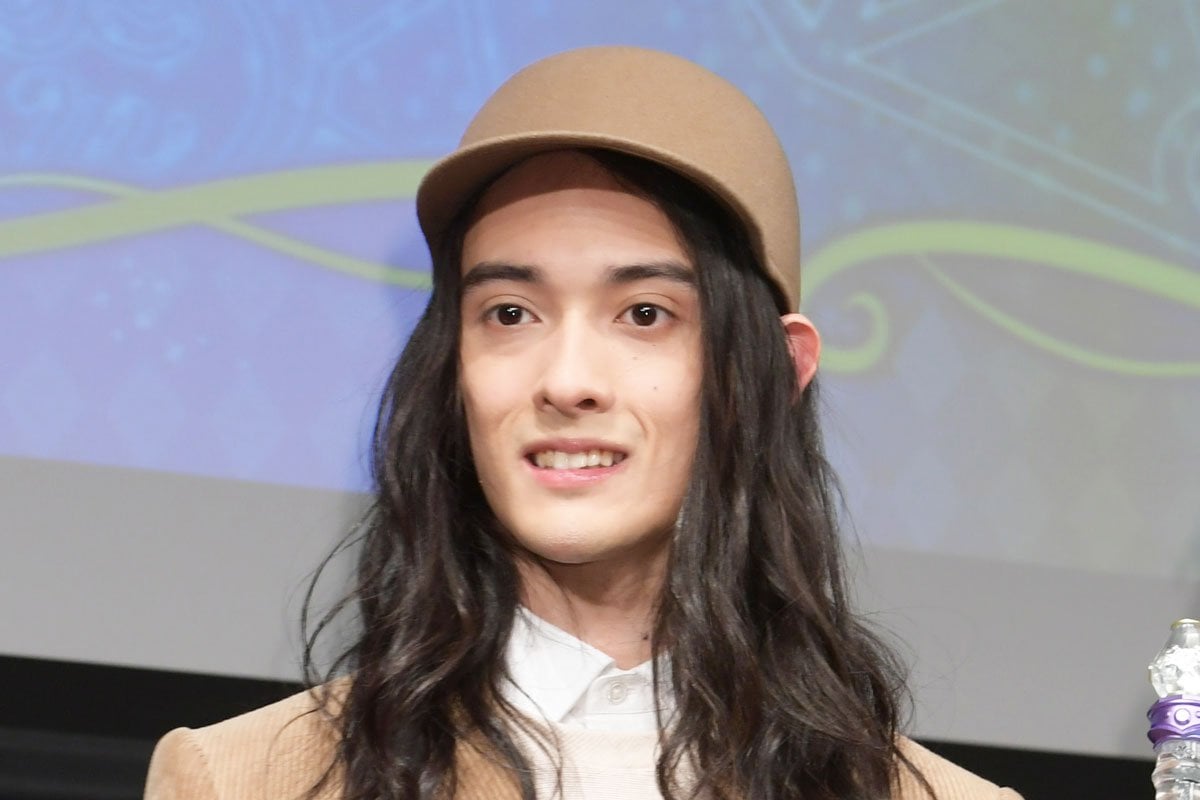 栗原類は結婚した？妻の噂とタロット予言の真相｜独身を貫く理由