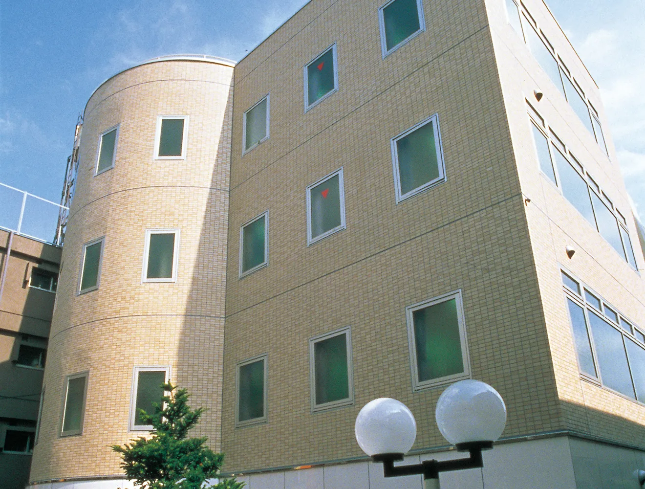日本福祉教育専門学校の評判と実態｜学費や国試合格率・通信夜間の真相