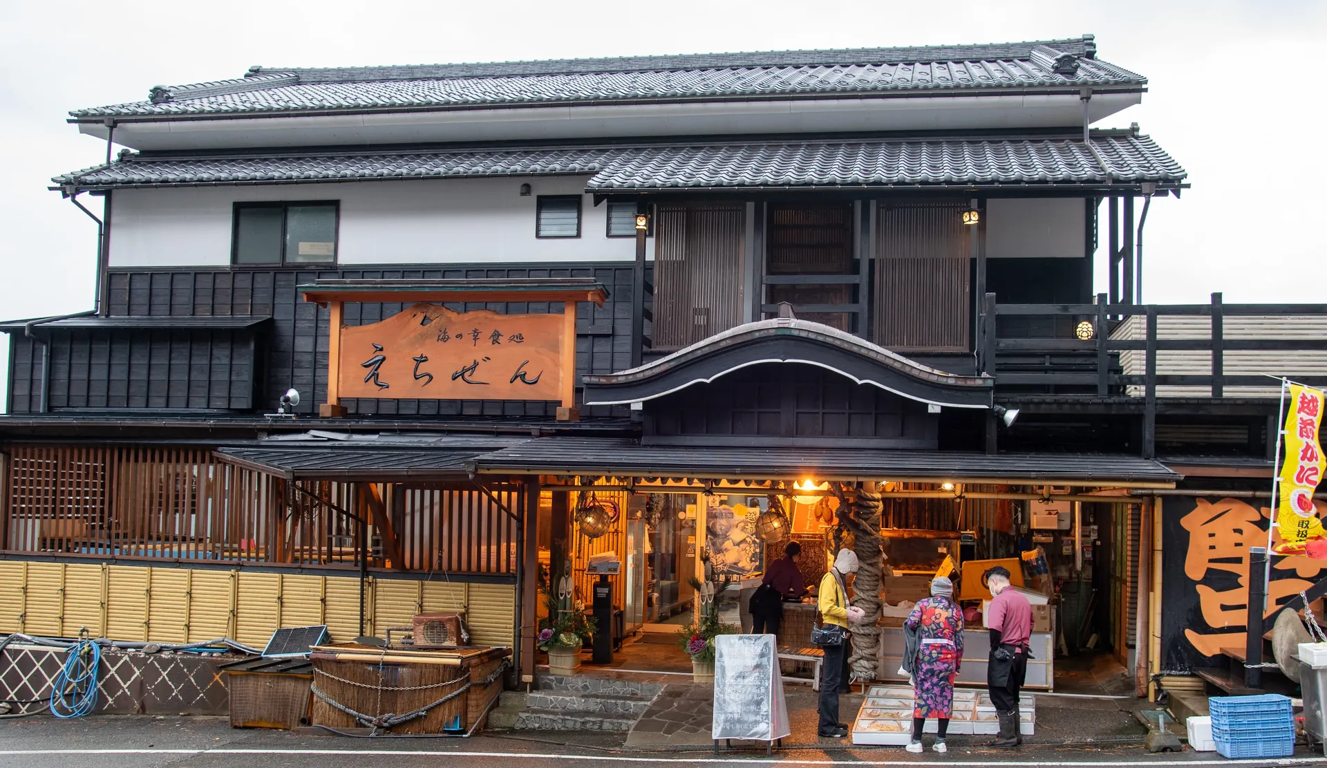 海の幸食処えちぜんの実力検証！極上海鮮丼・越前がにの旬と混雑回避術