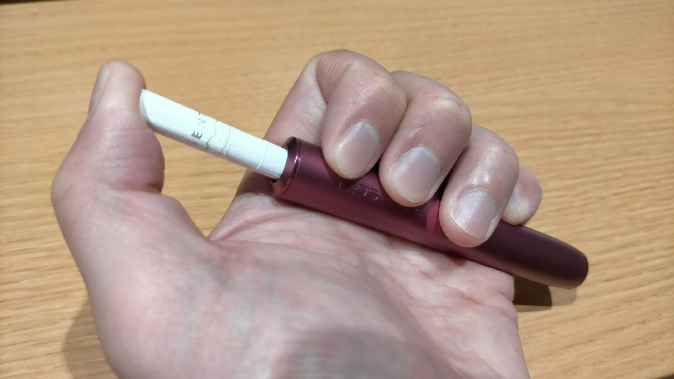 アイコスは本当にヤニ汚れゼロ？壁の黄ばみと退去費用の真相