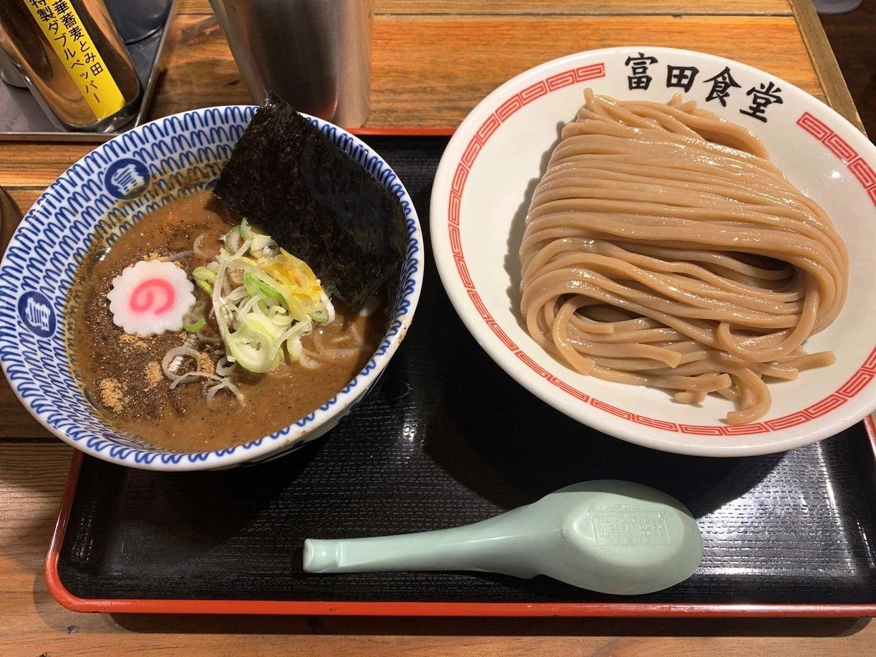 松戸の富田食堂が愛される理由！とみ田本店との違いと攻略法