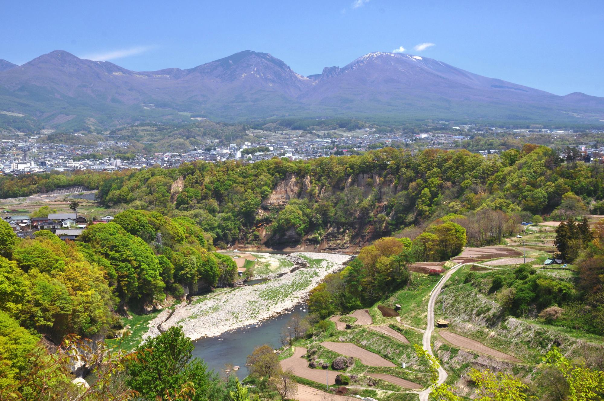 長野県小諸市の住みやすさと観光の真相！移住急増の理由を徹底調査