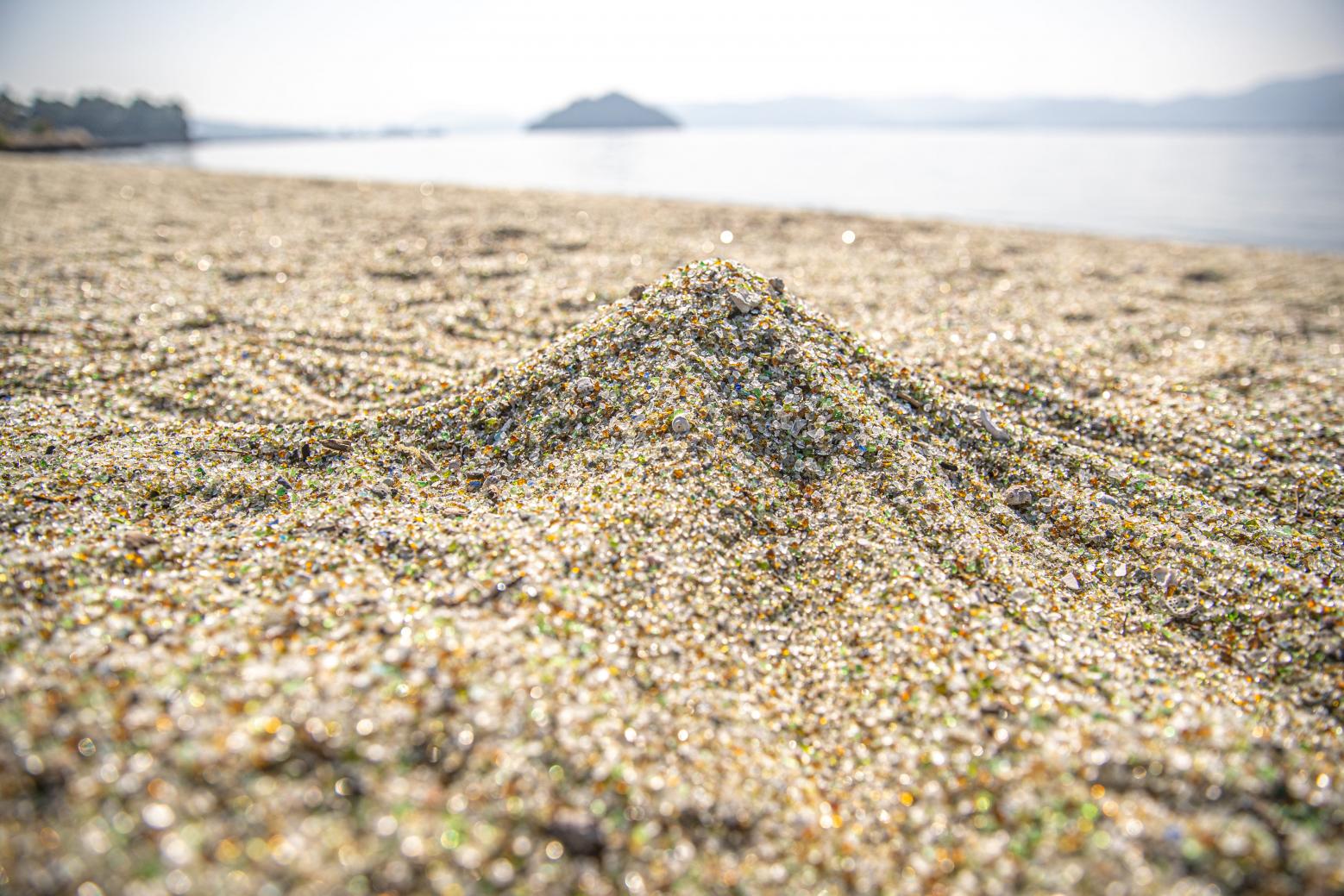 なぜ作られた？長崎「ガラスの砂浜」の驚きの真実と映え絶景の裏側