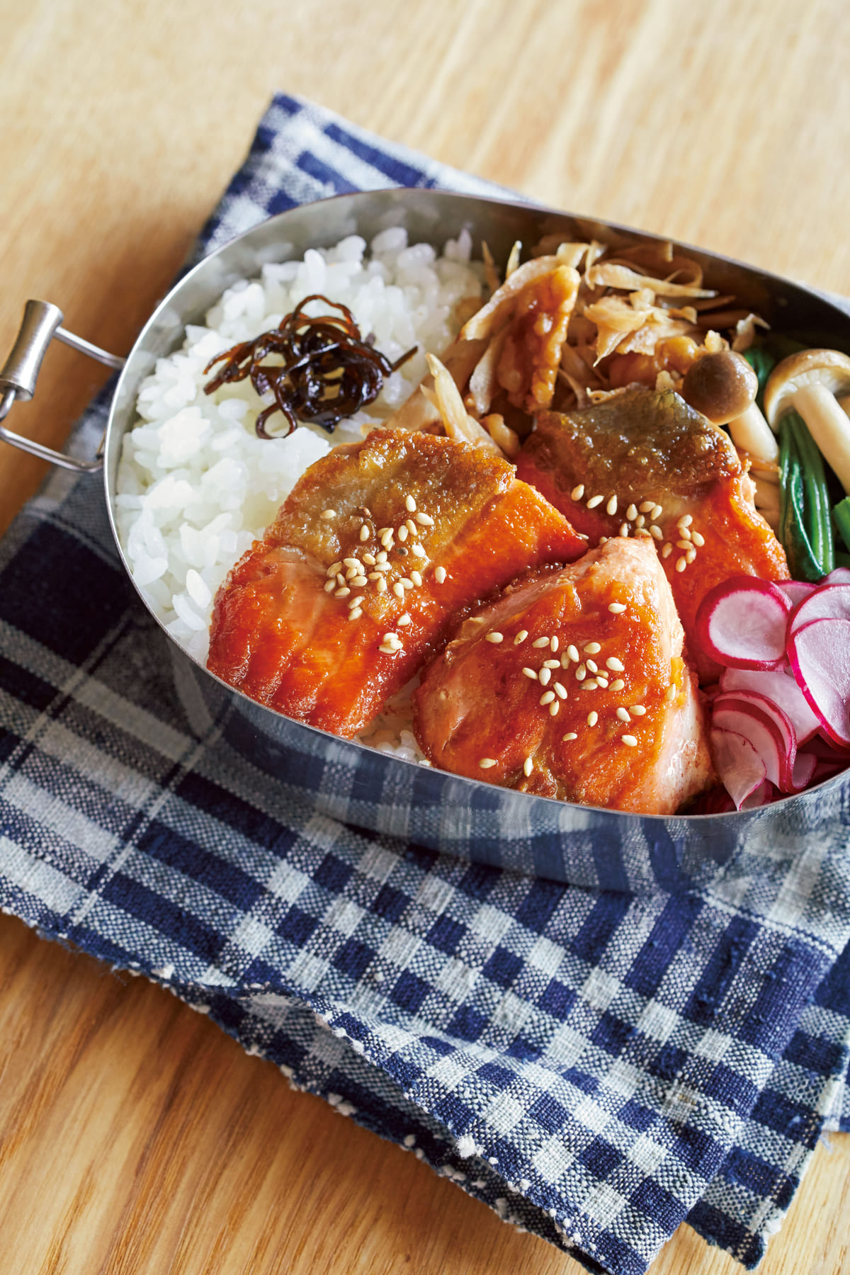 冷めてもパサつかない！鮭弁当の決定版レシピと時短作り置きの極意