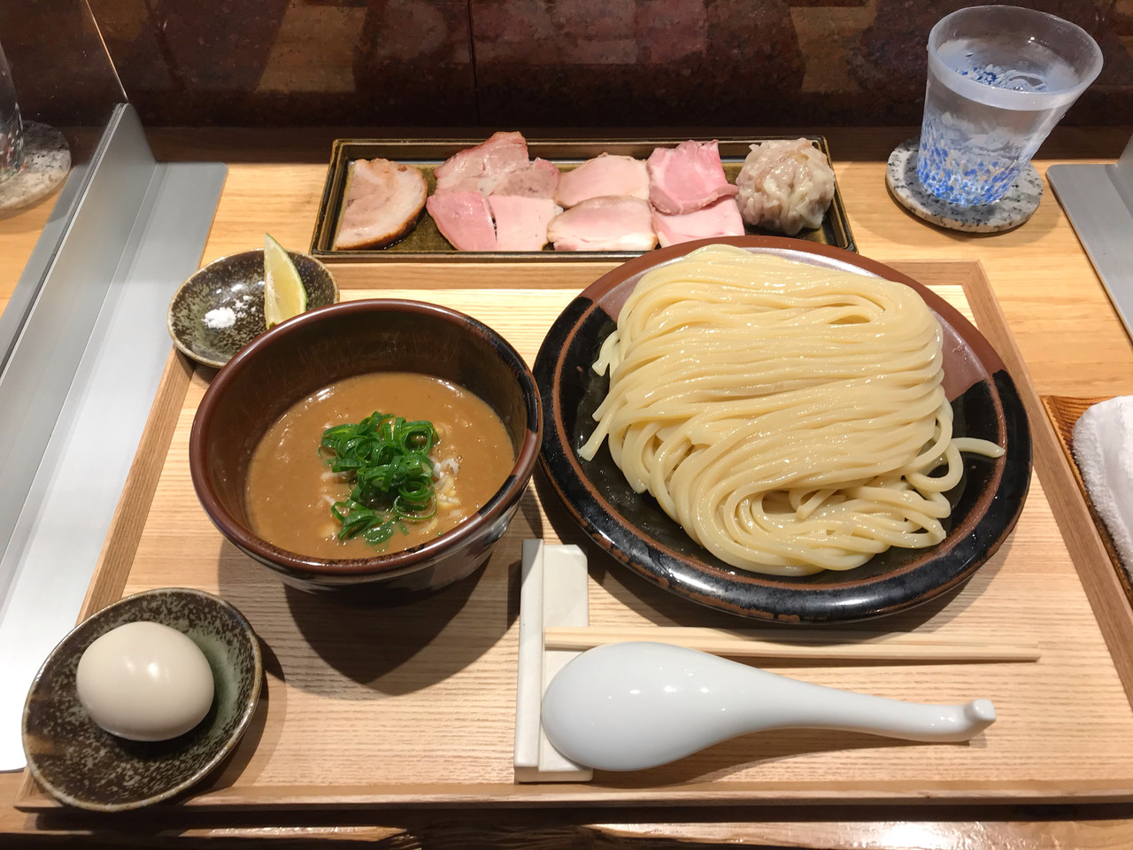 松戸駅ラーメン決定版2026！とみ田予約から深夜・穴場まで徹底比較