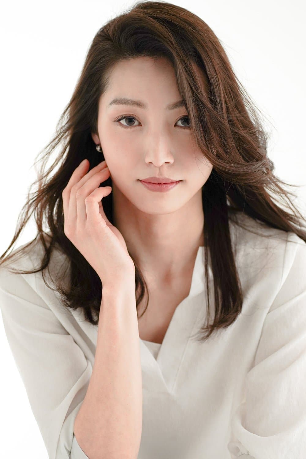 泉里香は結婚してる？旦那候補や谷口彰悟との破局真相と現在
