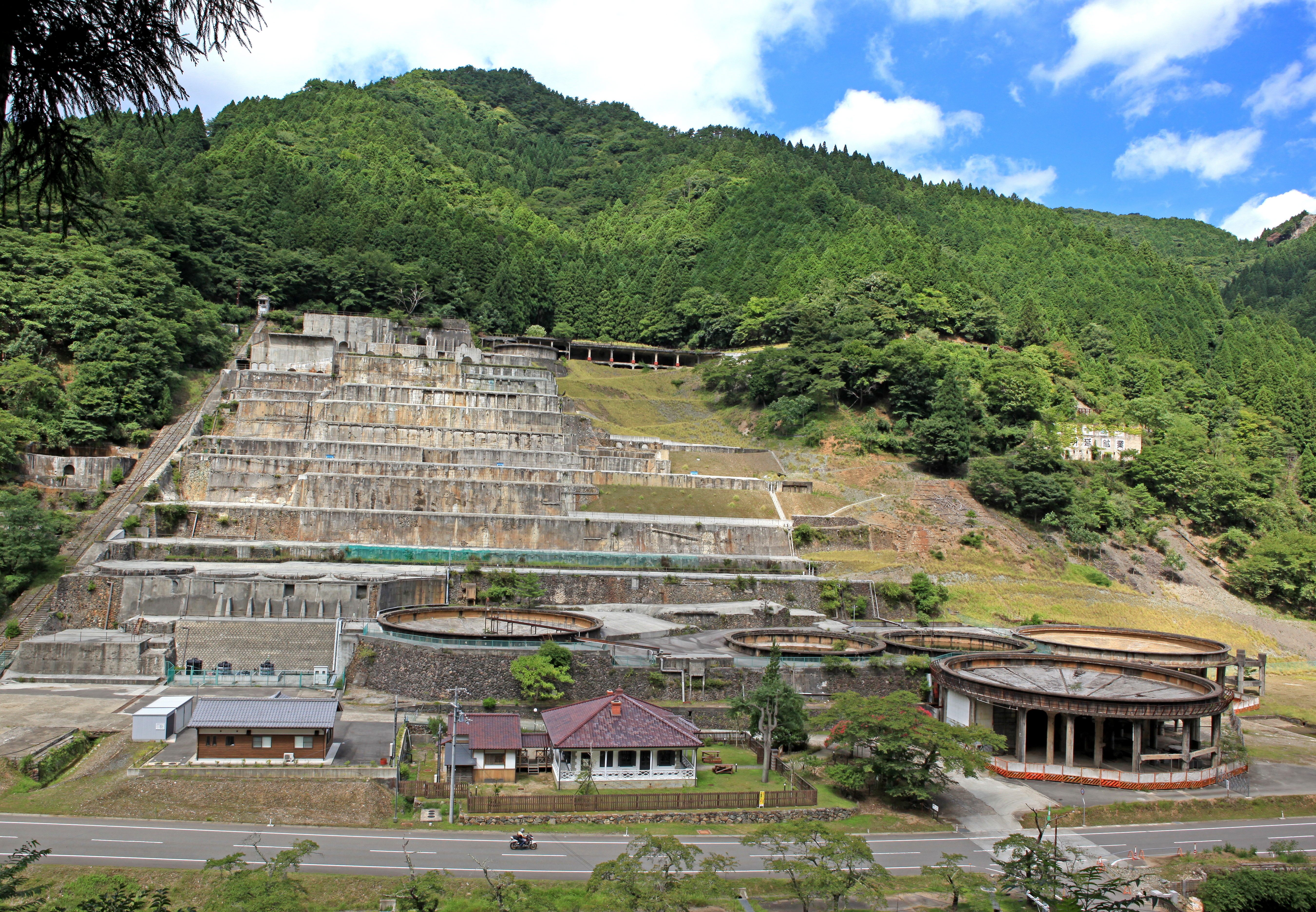 神子畑選鉱場跡の解体理由と現在｜東洋一の産業遺産を巡る最新現地レポ