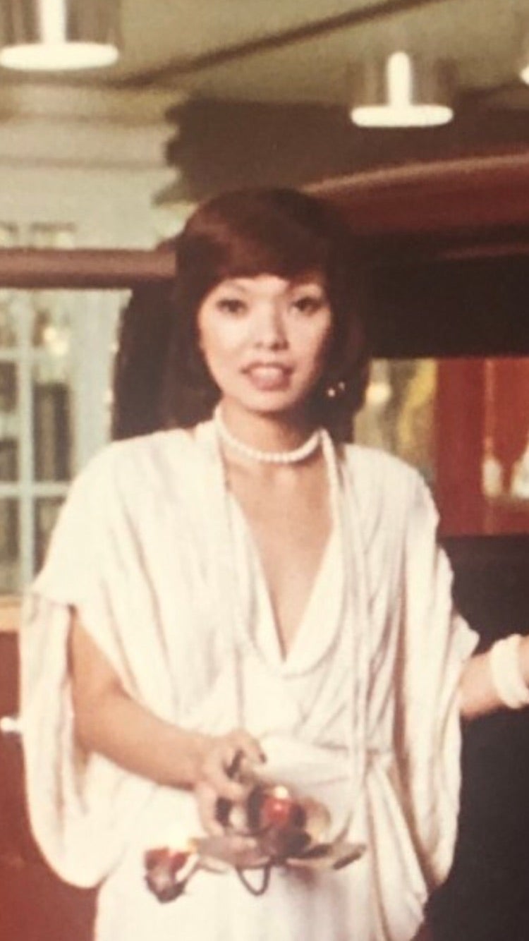 研ナオコの若い頃が超美人と話題！モデル級美脚と知られざる歌手伝説