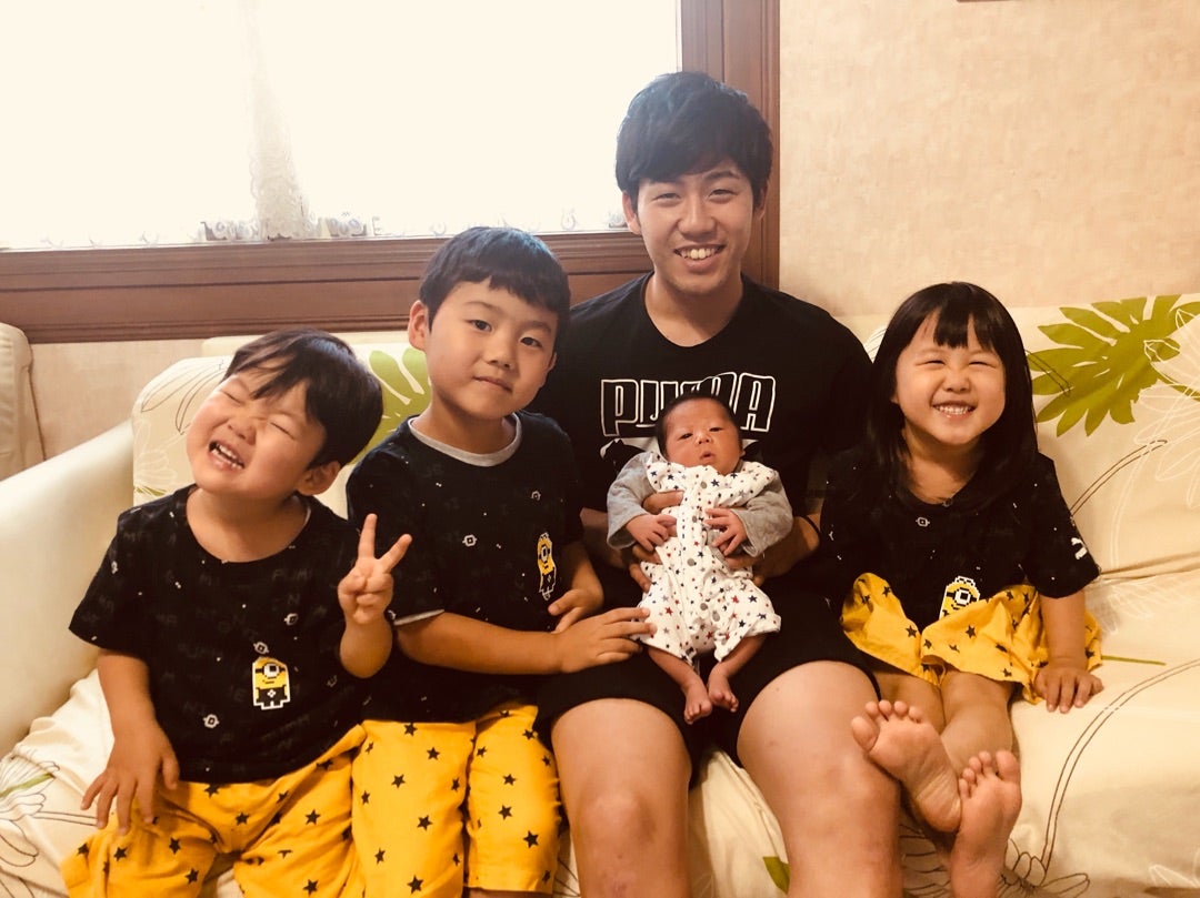 遠藤航の妻の素顔とは？19歳早婚秘話と4児を育てる海外生活の真実